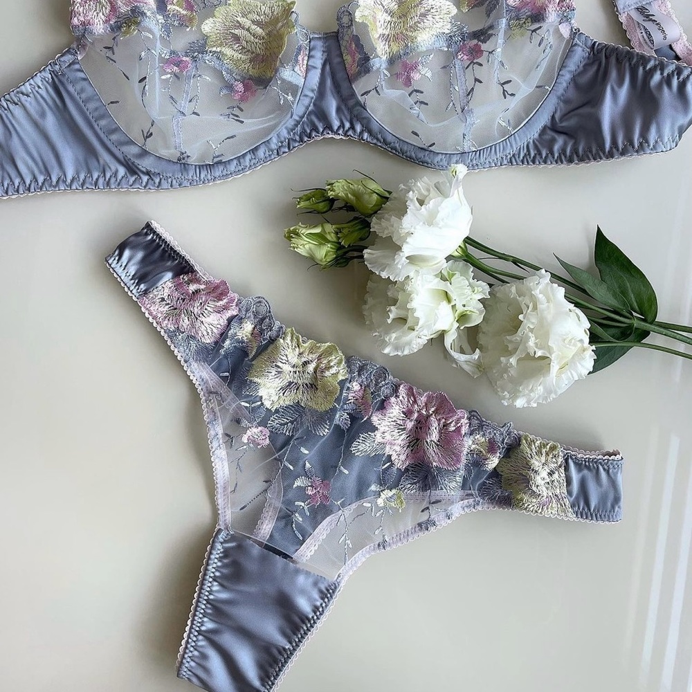 Aesthetic Thongs New - Made in Europe